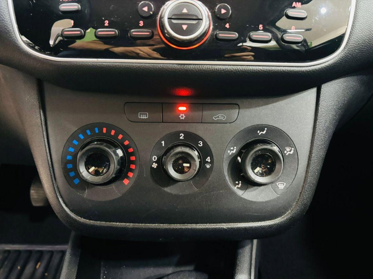 Fiat Punto 1.2 8V 5 porte Lounge (14)