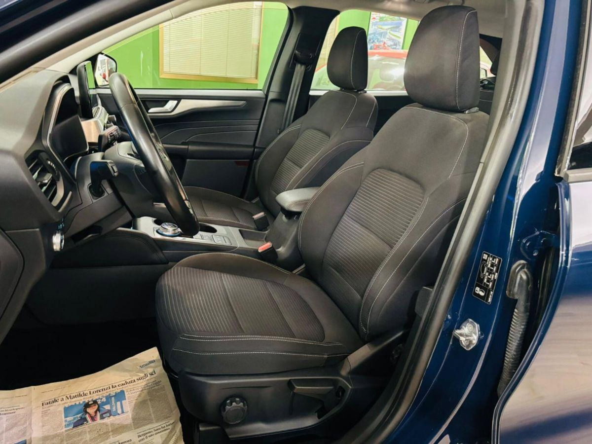 Ford Kuga 1.5 TDCI 120 CV S&S 2WD Powershift Titanium (10)