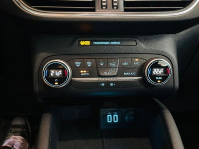 Ford Kuga 1.5 TDCI 120 CV S&S 2WD Powershift Titanium (18)