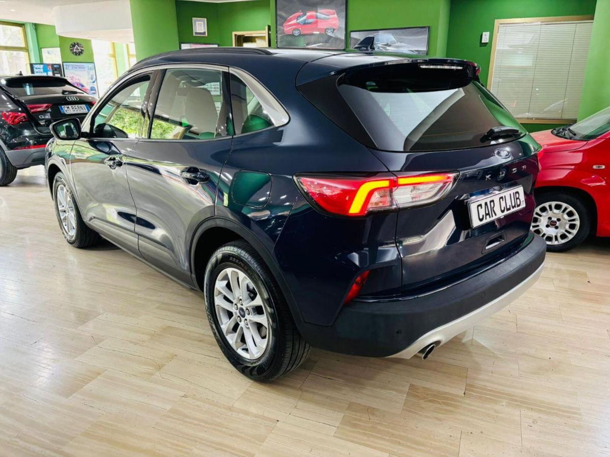 Ford Kuga 1.5 TDCI 120 CV S&S 2WD Powershift Titanium (6)