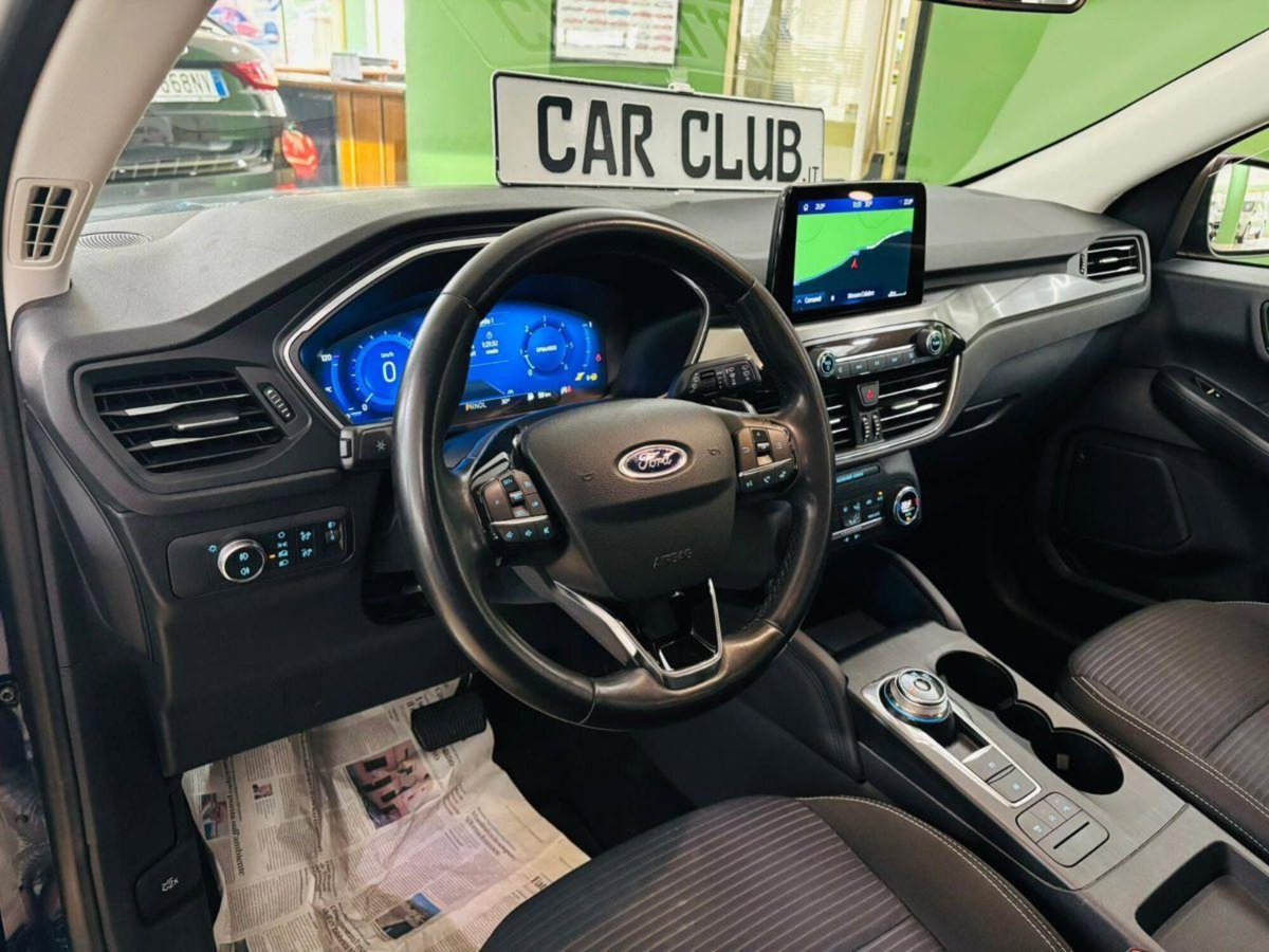 Ford Kuga 1.5 TDCI 120 CV S&S 2WD Powershift Titanium (9)