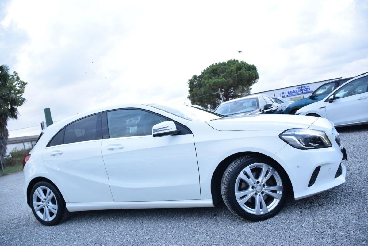 Mercedes-Benz Classe A 200 d Automatic Sport (11)