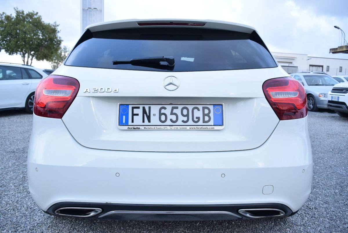 Mercedes-Benz Classe A 200 d Automatic Sport (16)