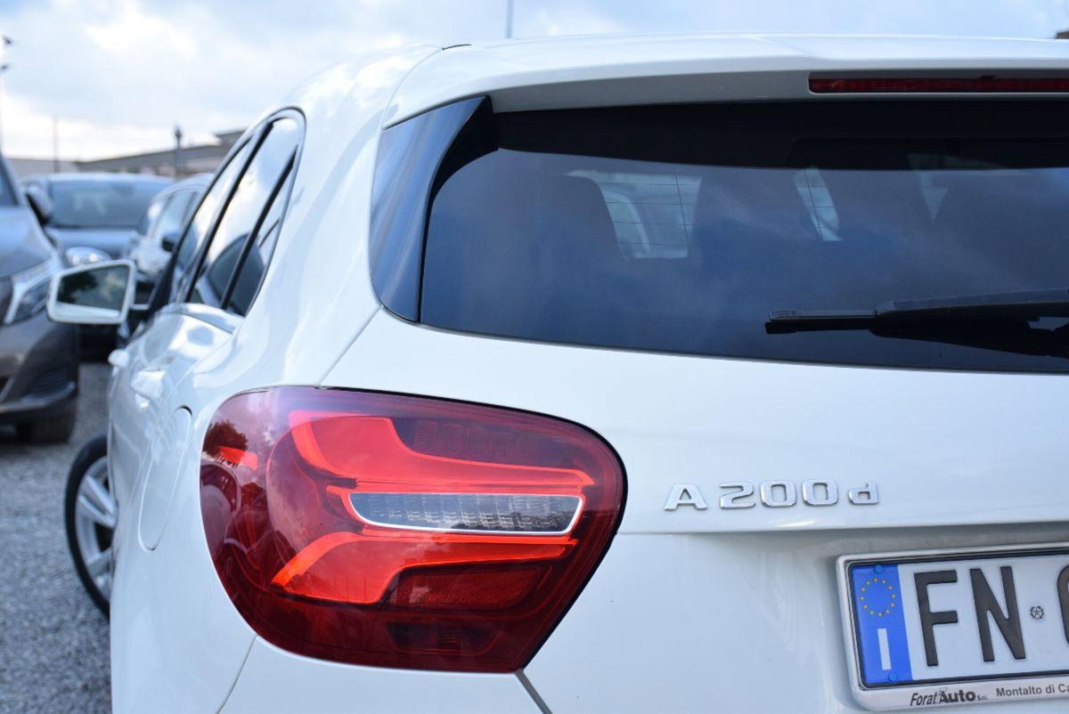 Mercedes-Benz Classe A 200 d Automatic Sport (18)