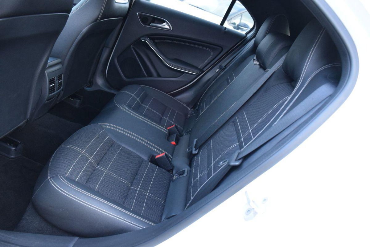 Mercedes-Benz Classe A 200 d Automatic Sport (7)