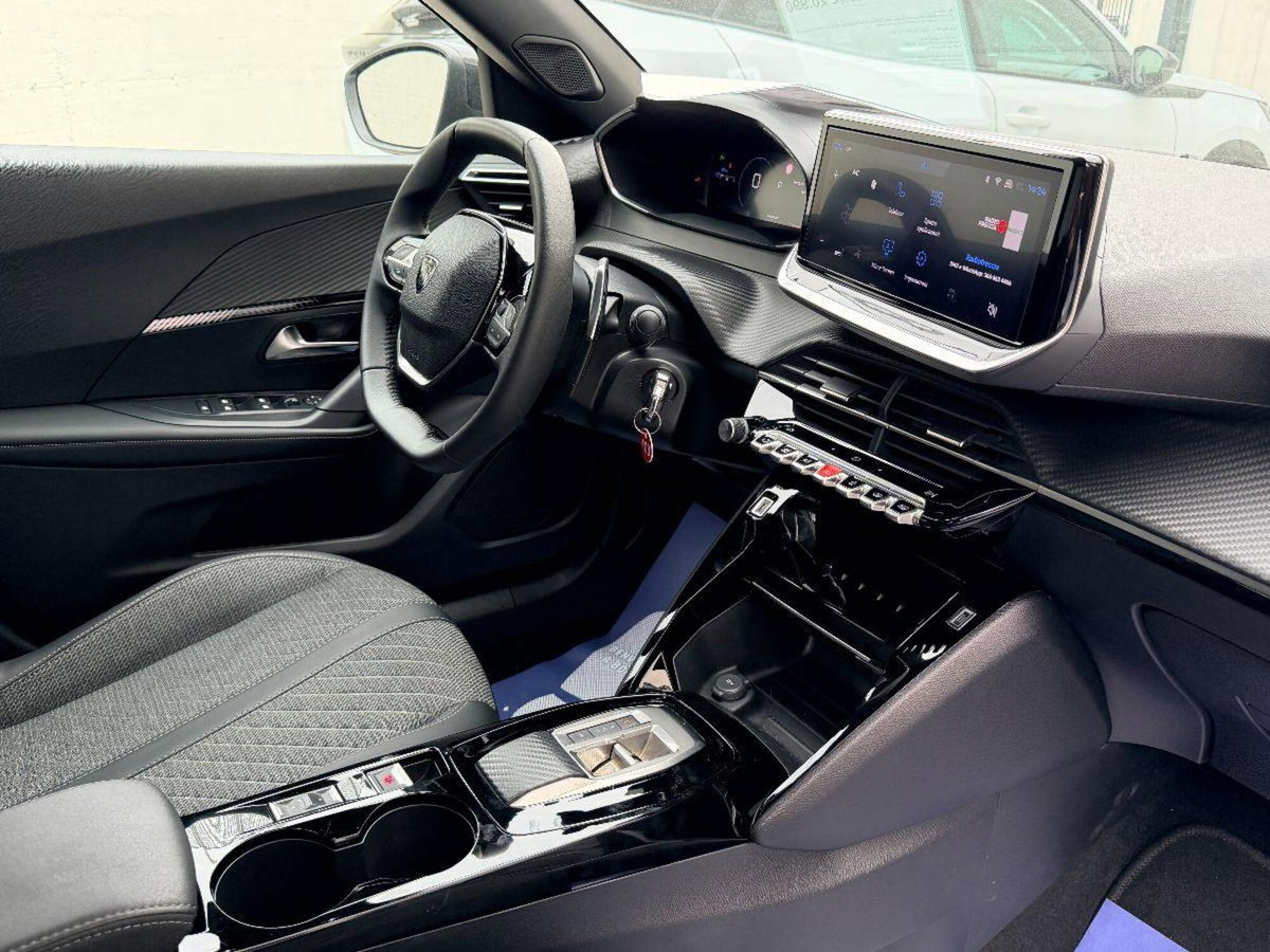 Peugeot 2008 1.2 hybrid Allure 145cv e-dcs6 (10)