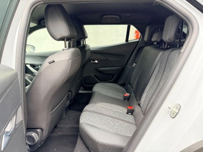 Peugeot 2008 1.2 hybrid Allure 145cv e-dcs6 (11)