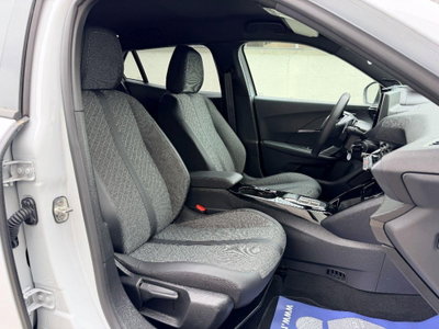 Peugeot 2008 1.2 hybrid Allure 145cv e-dcs6 (12)