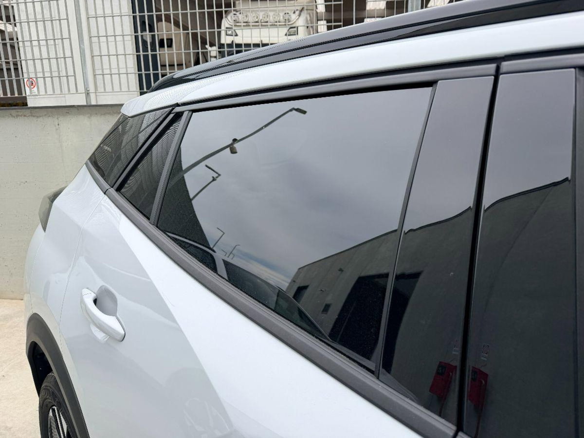 Peugeot 2008 1.2 hybrid Allure 145cv e-dcs6 (6)