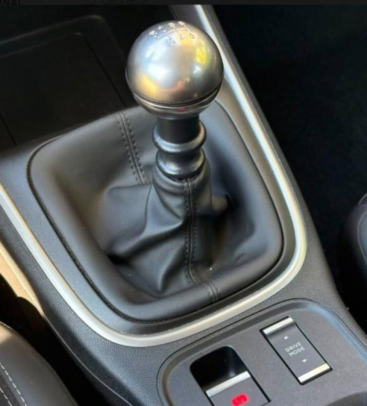 Jeep Avenger 1.2 turbo Altitude fwd 100cv (11)