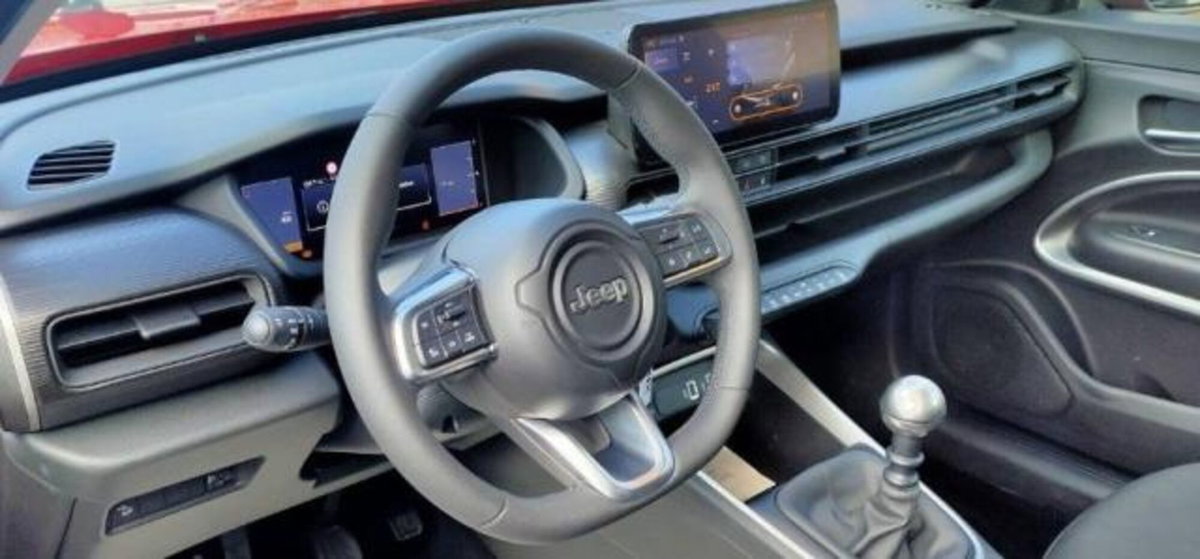 Jeep Avenger 1.2 turbo Altitude fwd 100cv (6)