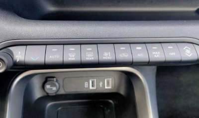 Jeep Avenger 1.2 turbo Altitude fwd 100cv (9)