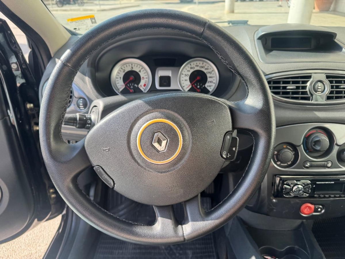 Renault Clio 1.5 dCi 85CV 5 porte Le Iene (11)