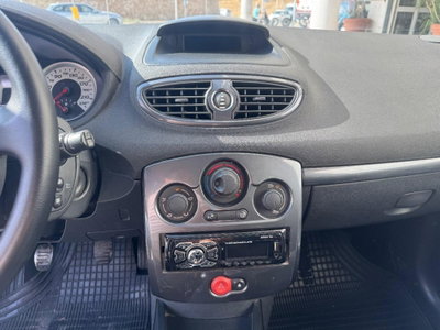 Renault Clio 1.5 dCi 85CV 5 porte Le Iene (12)