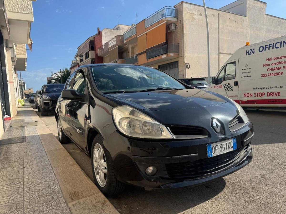 Renault Clio 1.5 dCi 85CV 5 porte Le Iene (3)