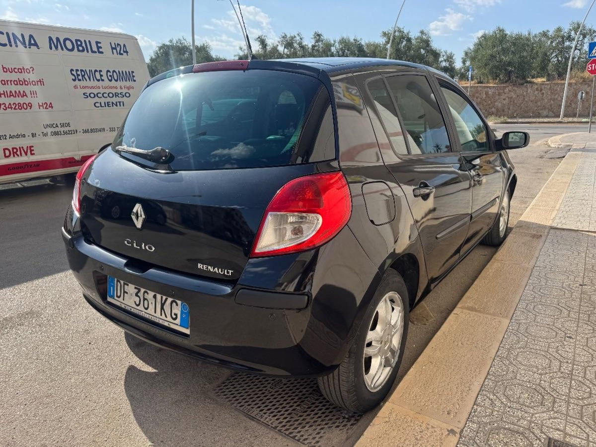 Renault Clio 1.5 dCi 85CV 5 porte Le Iene (4)