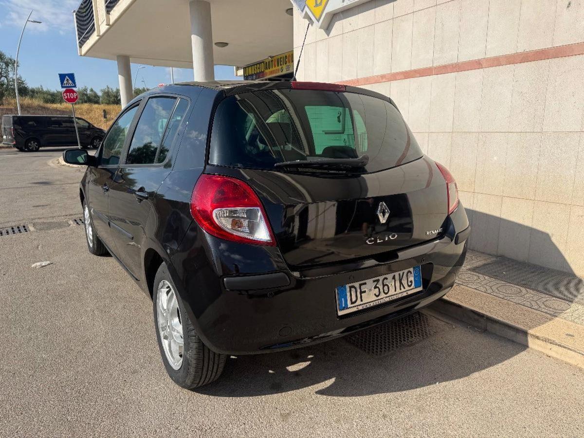 Renault Clio 1.5 dCi 85CV 5 porte Le Iene (6)