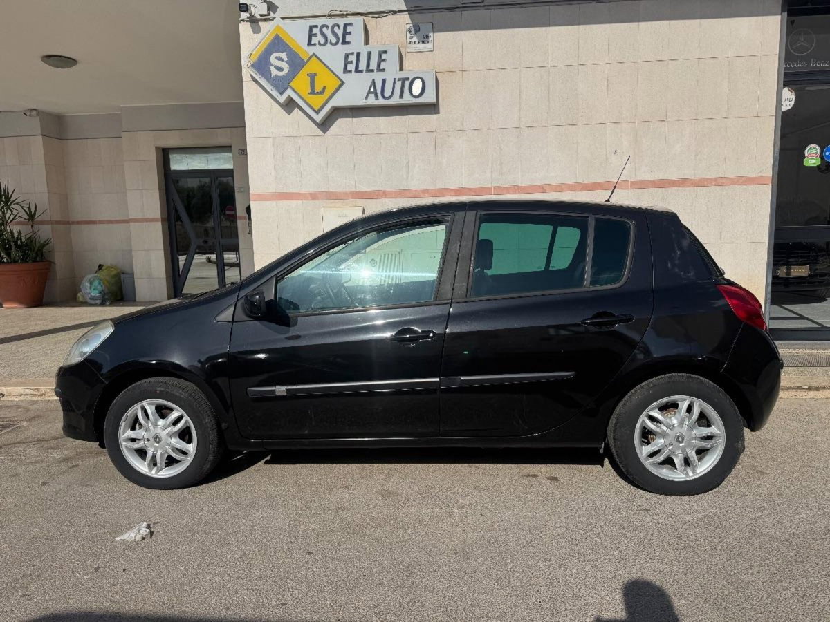 Renault Clio 1.5 dCi 85CV 5 porte Le Iene (7)