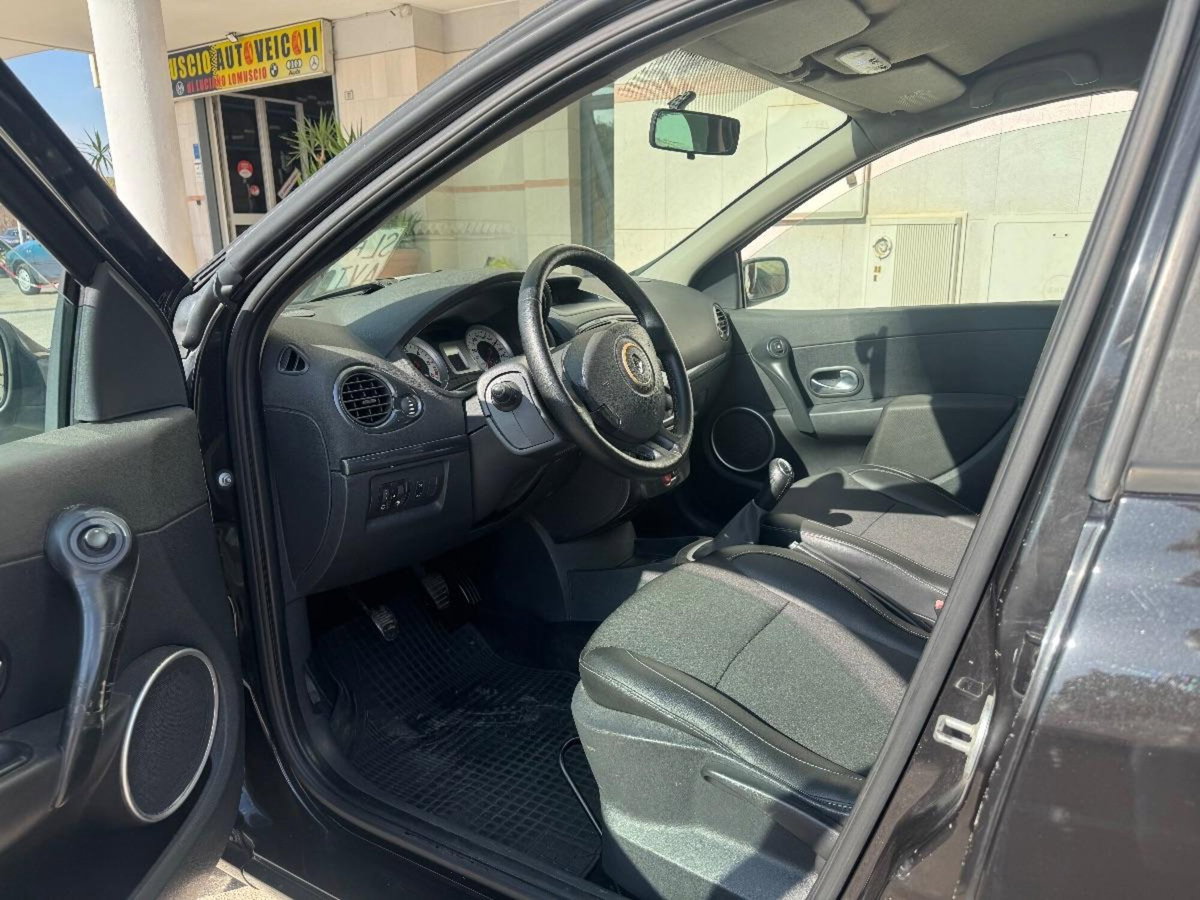 Renault Clio 1.5 dCi 85CV 5 porte Le Iene (8)
