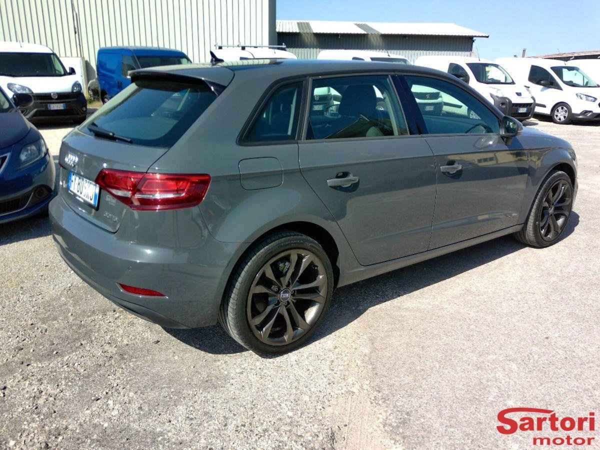Audi A3 Sportback 1.6 TDI 116 CV S tronic Sport (3)