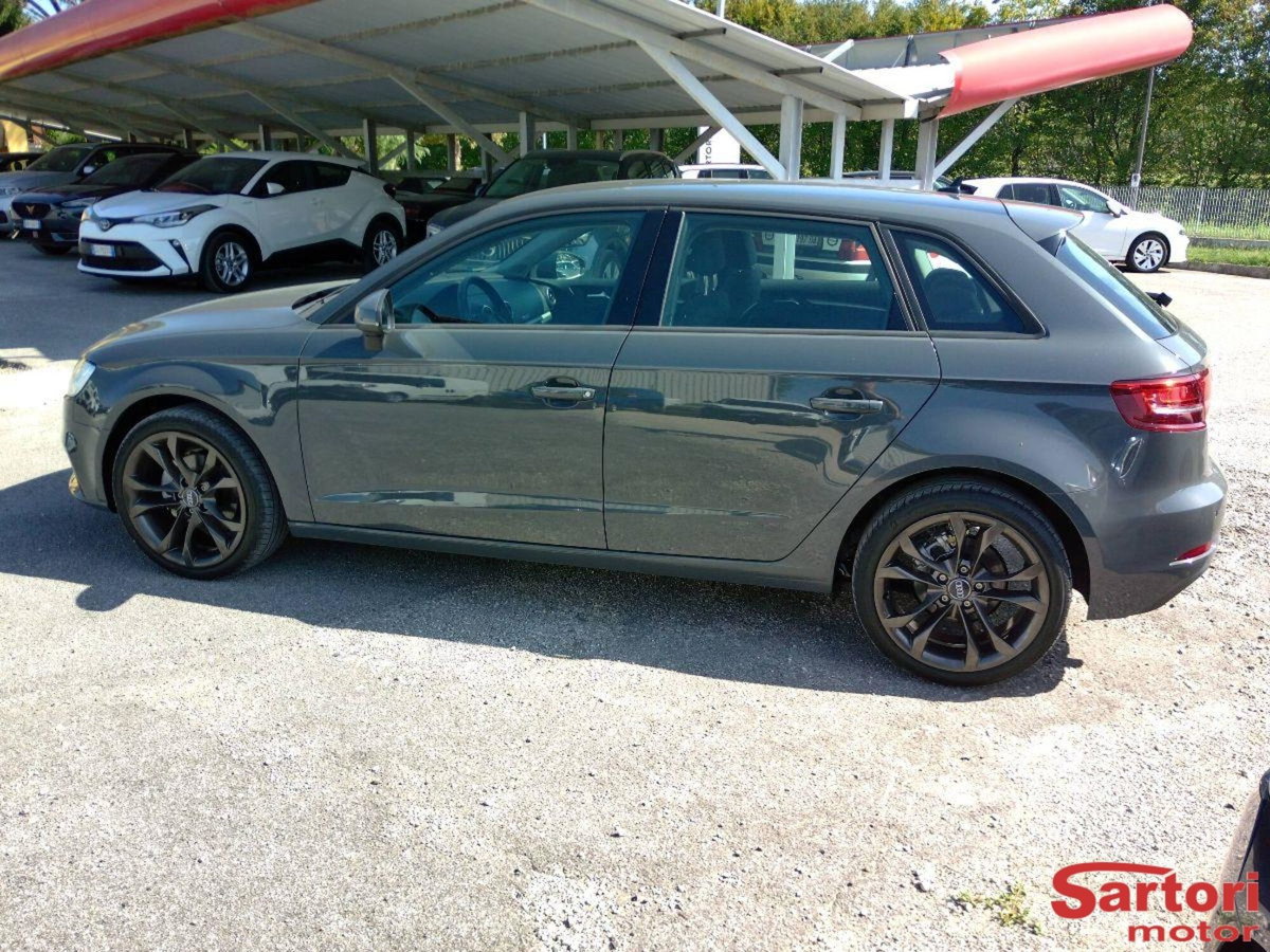 Audi A3 Sportback 1.6 TDI 116 CV S tronic Sport (4)