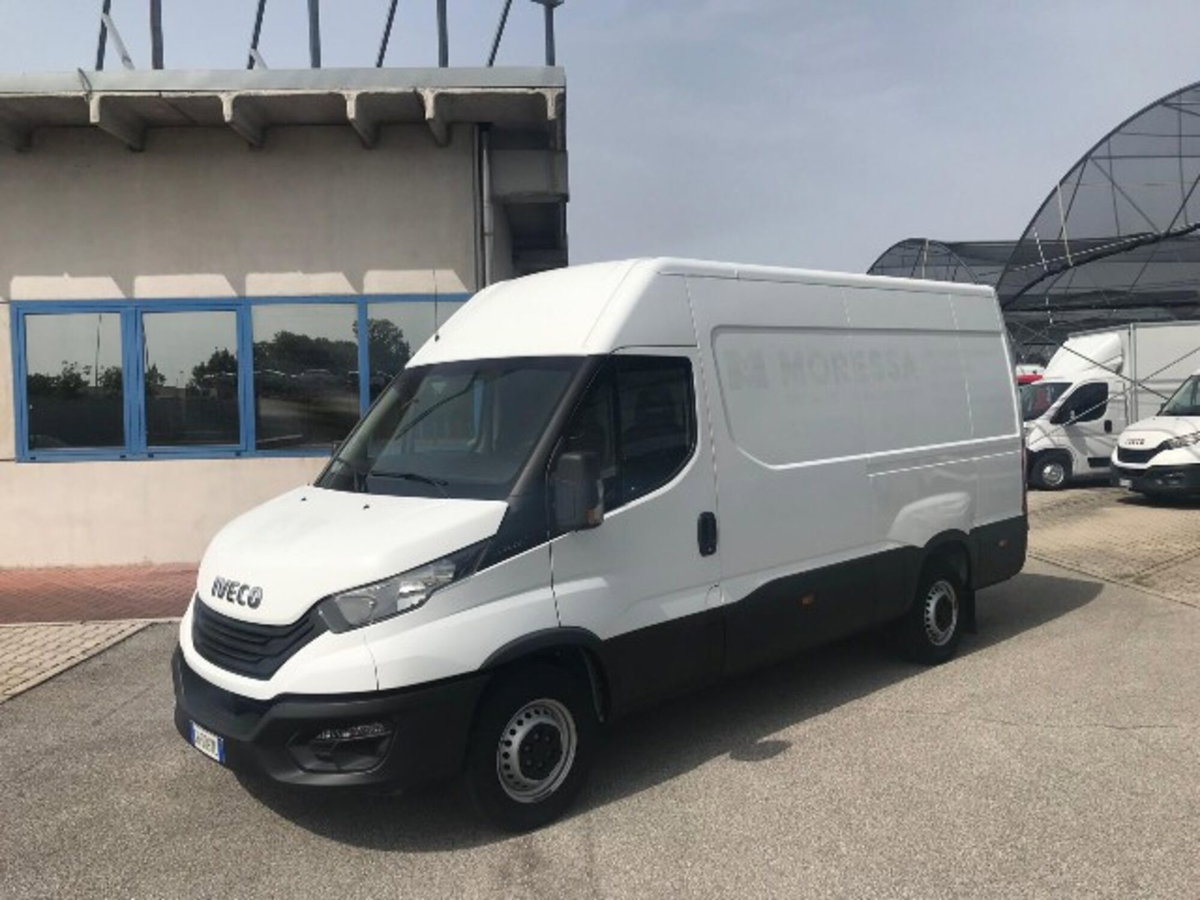 Iveco Daily Telaio 35S14 2.3 HPT PLM Cabinato