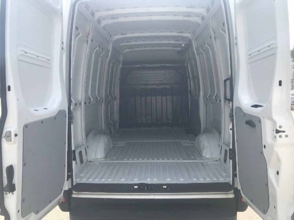 Iveco Daily Telaio 35S14 2.3 HPT PLM Cabinato (14)