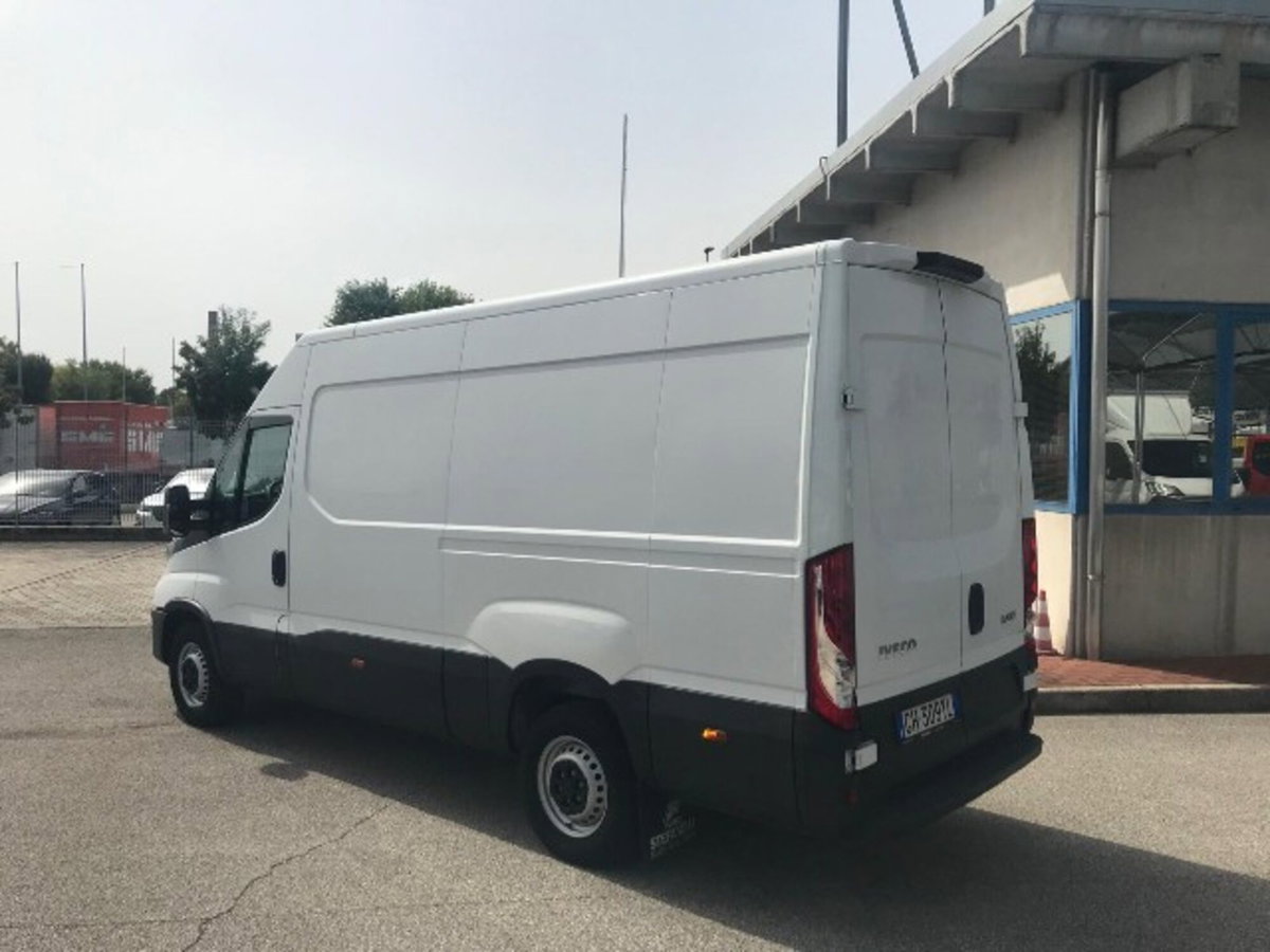 Iveco Daily Telaio 35S14 2.3 HPT PLM Cabinato (4)