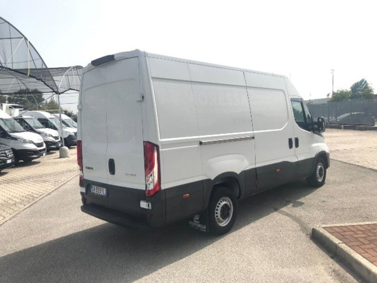 Iveco Daily Telaio 35S14 2.3 HPT PLM Cabinato (6)