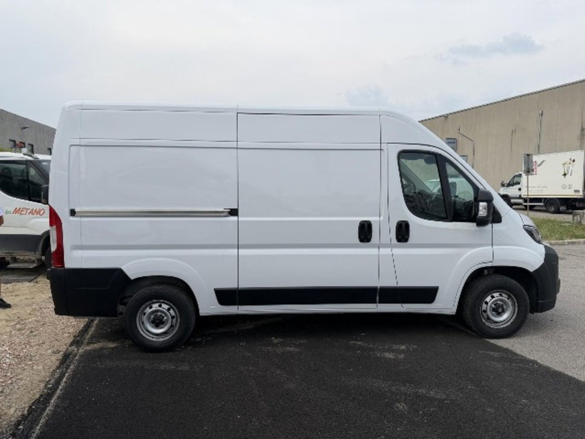 Fiat Ducato Furgone L2H2 2.2 diesel 140cv (7)