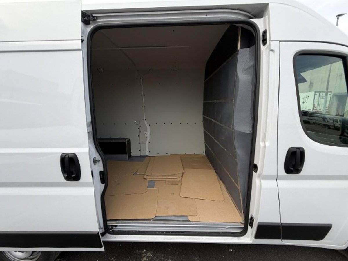 Fiat Ducato Furgone L2H2 2.2 diesel 140cv (9)