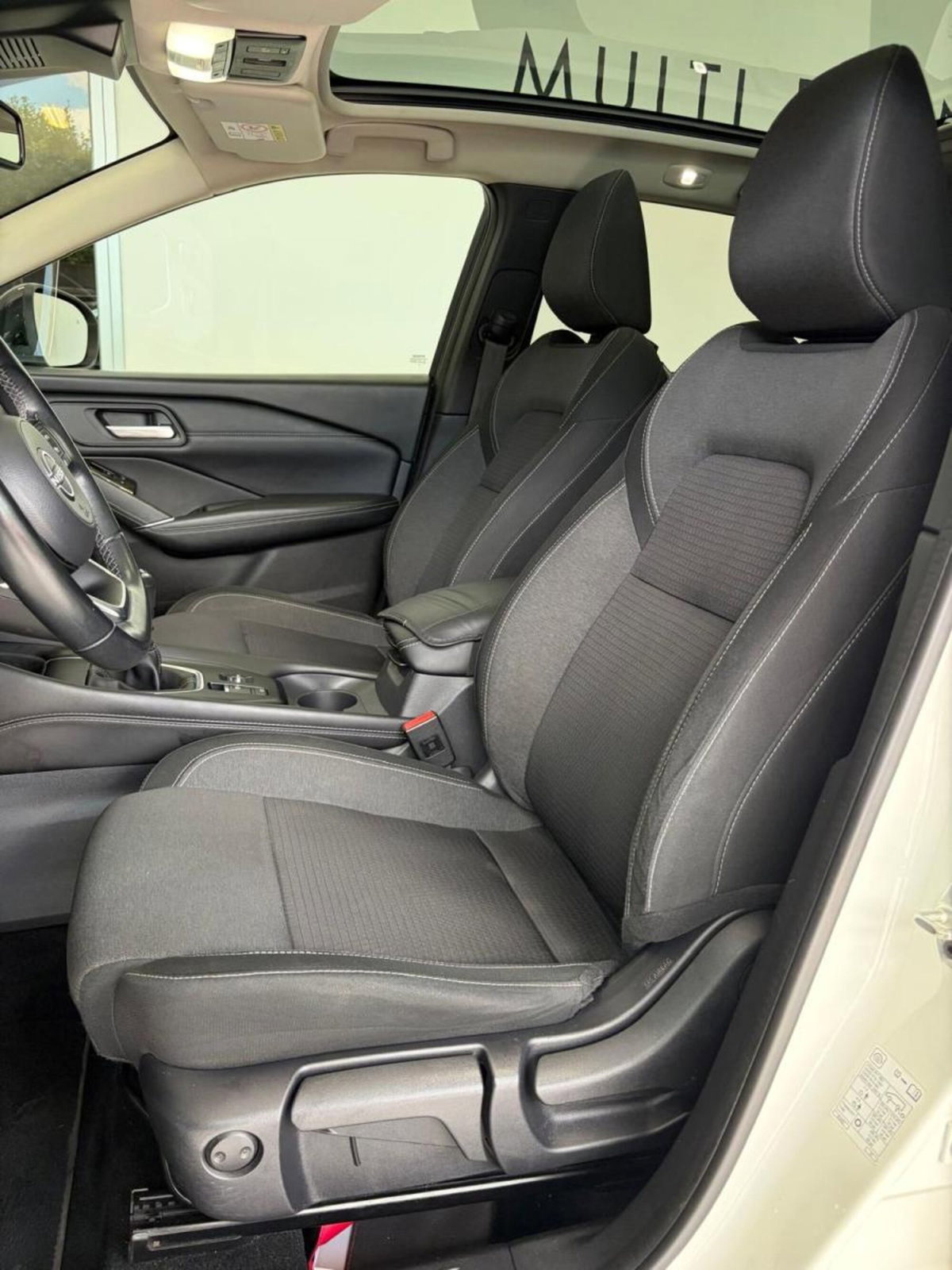 Nissan Qashqai 1.3 mhev N-Connecta 2wd 140cv (9)