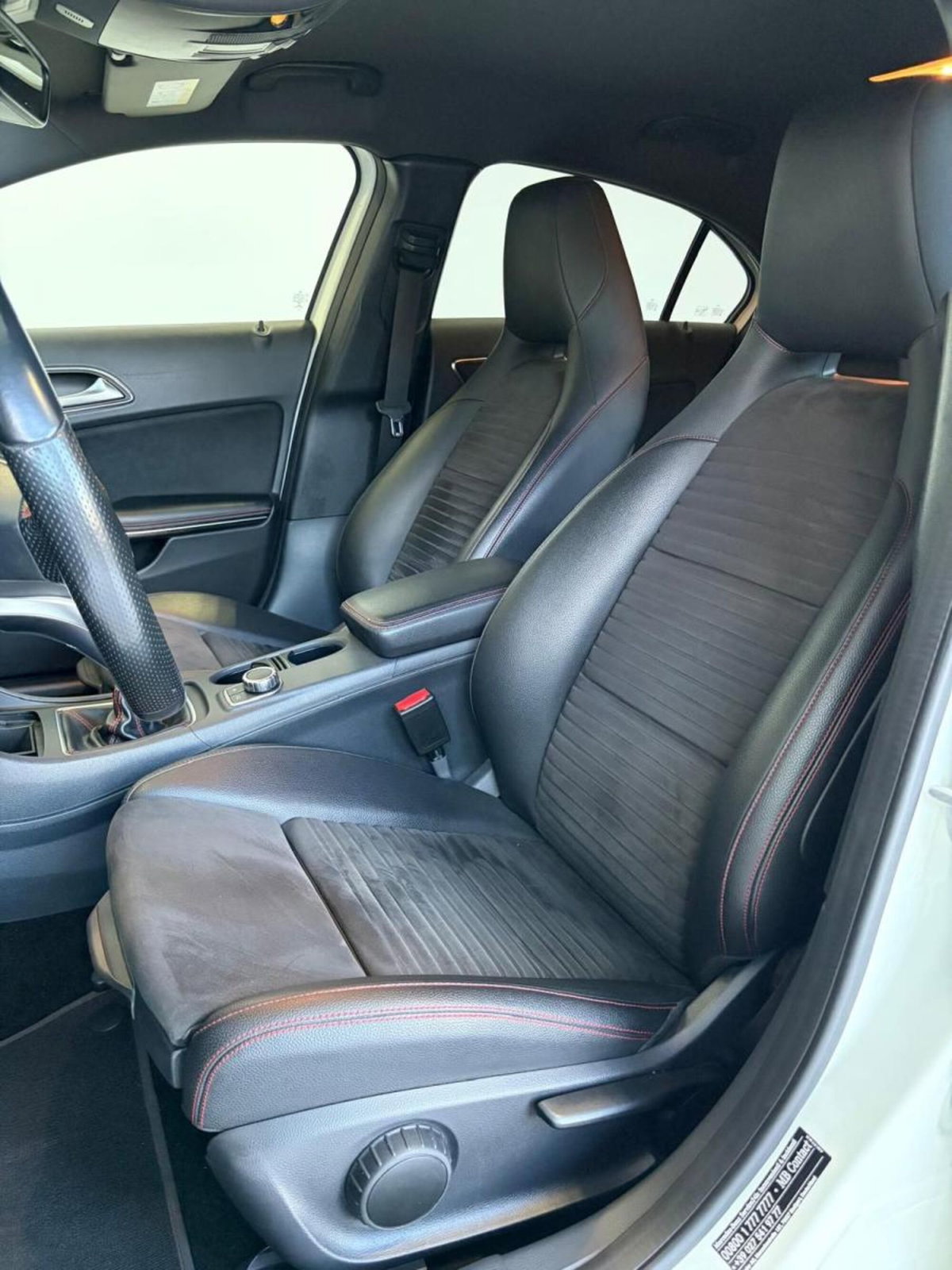 Mercedes-Benz Classe A 160 d Premium (10)