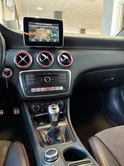 Mercedes-Benz Classe A 160 d Premium (13)