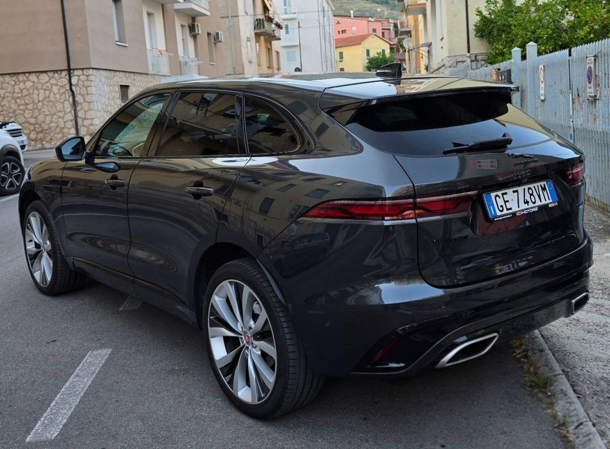 Jaguar F-Pace 3.0 D V6 300 CV AWD aut. R-Sport (14)