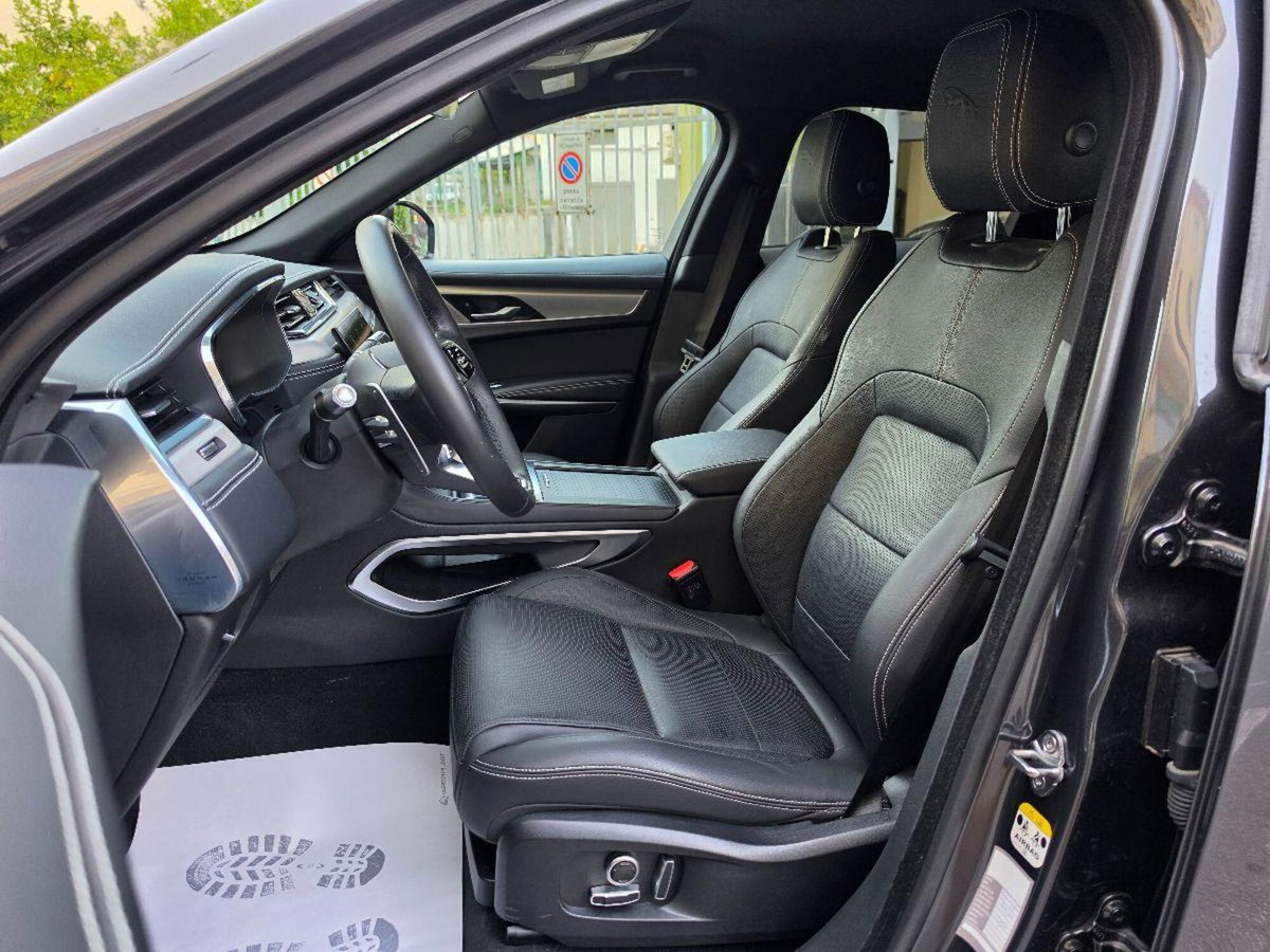 Jaguar F-Pace 3.0 D V6 300 CV AWD aut. R-Sport (17)