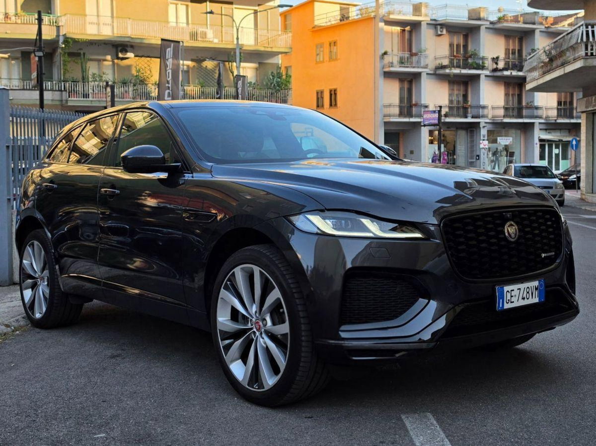 Jaguar F-Pace 3.0 D V6 300 CV AWD aut. R-Sport (3)