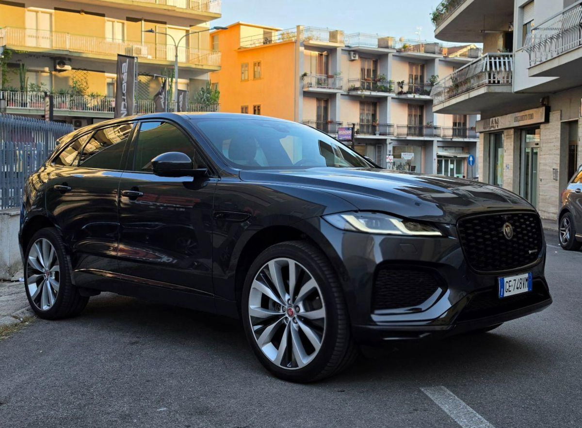 Jaguar F-Pace 3.0 D V6 300 CV AWD aut. R-Sport (5)
