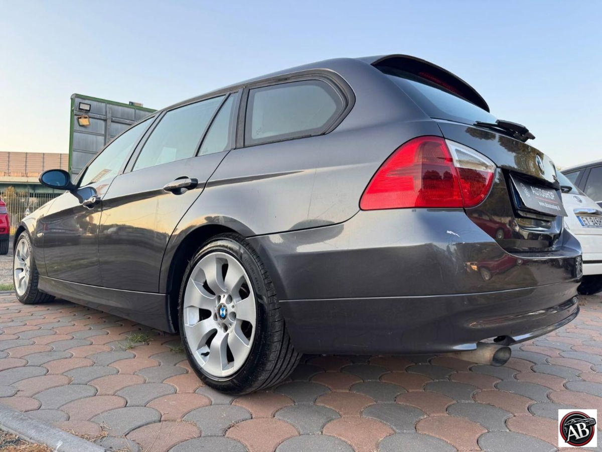 BMW Serie 3 Touring 320d  Msport (10)