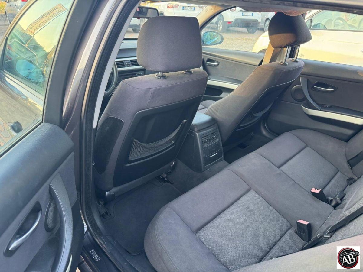 BMW Serie 3 Touring 320d  Msport (15)