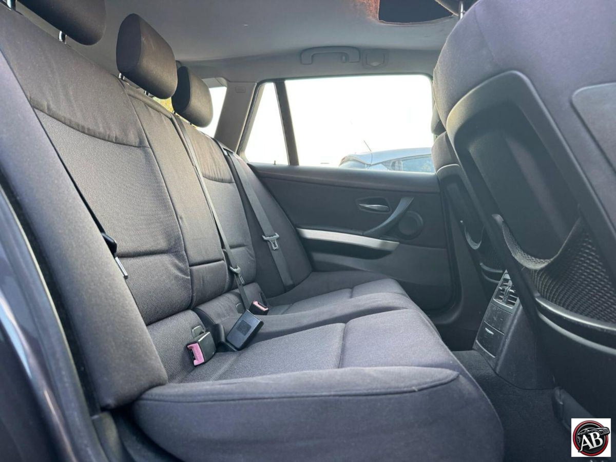 BMW Serie 3 Touring 320d  Msport (18)