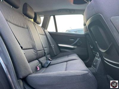 BMW Serie 3 Touring 320d  Msport (18)