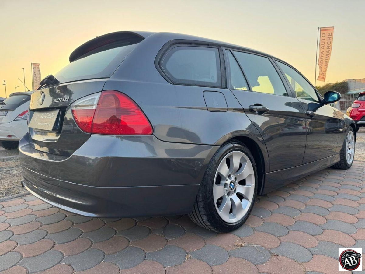 BMW Serie 3 Touring 320d  Msport (6)