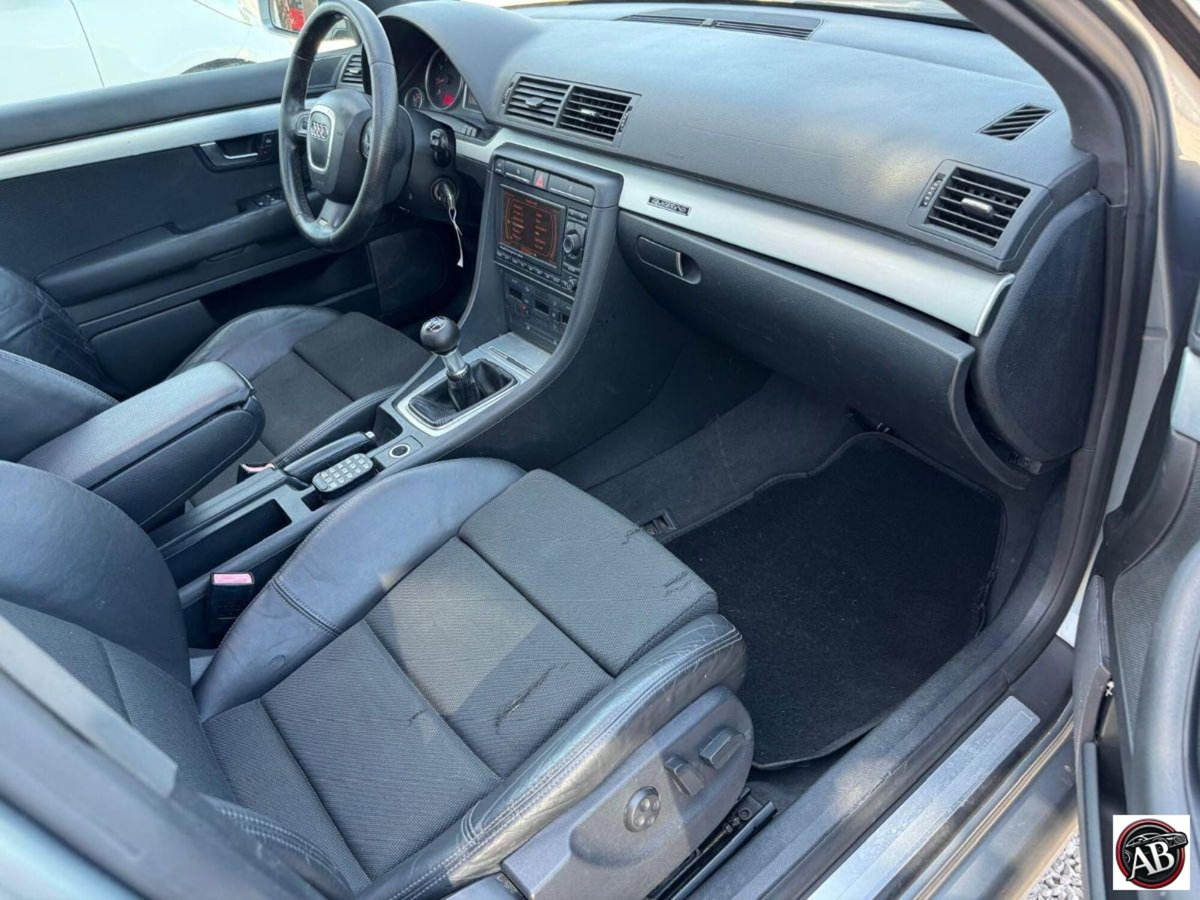 Audi A4 Avant 2.0 16V TFSI quattro (15)