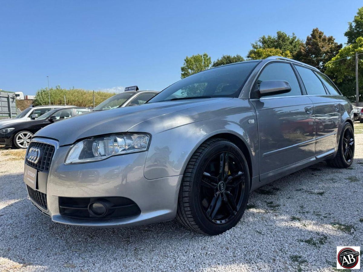 Audi A4 Avant 2.0 16V TFSI quattro (4)