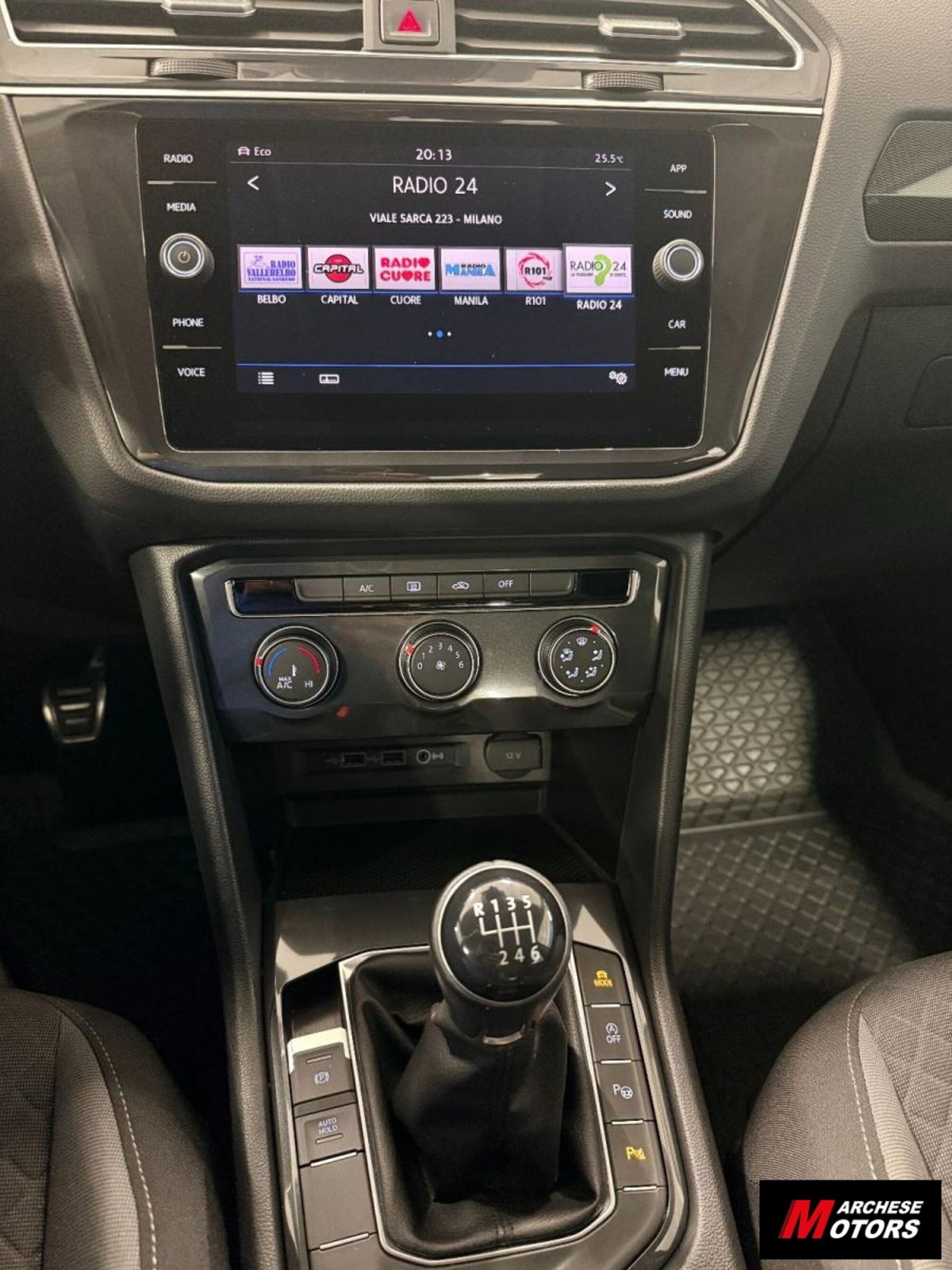 Volkswagen Tiguan 1.6 TDI SCR Sport BlueMotion Technology (19)