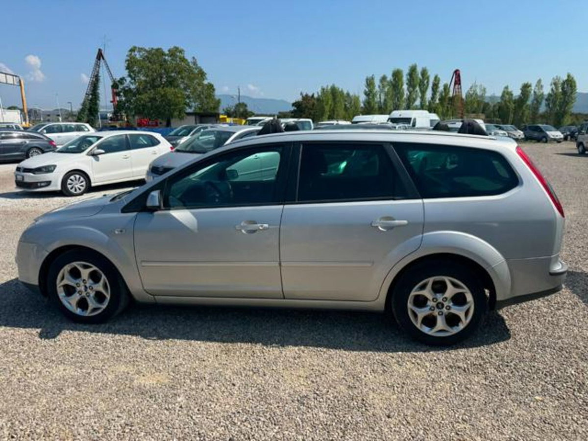 Ford Focus Station Wagon 1.6 TDCi (90CV) S.W. (3)