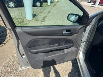 Ford Focus Station Wagon 1.6 TDCi (90CV) S.W. (8)
