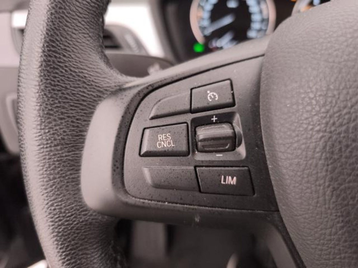 BMW X1 sDrive18d Business Advantage (14)