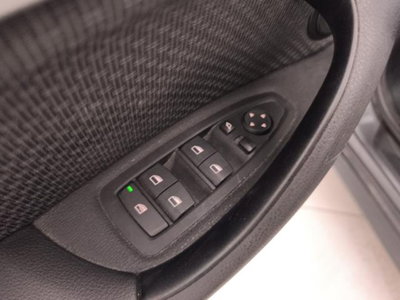 BMW X1 sDrive18d Business Advantage (18)